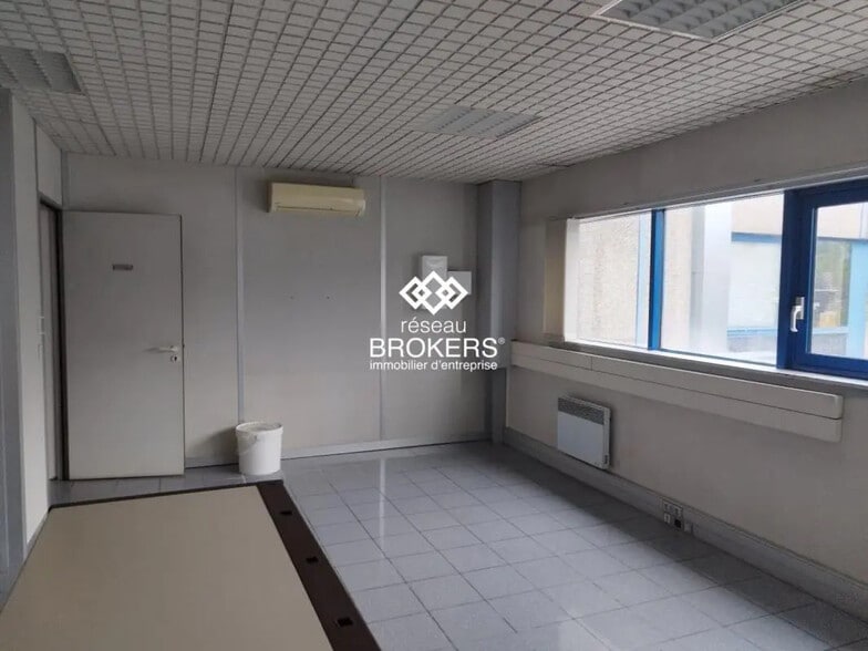 Bureau dans Scionzier à louer - Photo de l’immeuble – Image 3 sur 3