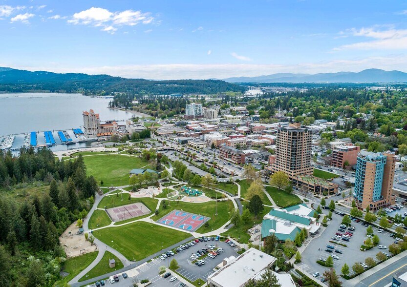 701 E Front Ave, Coeur d'Alene, ID à louer - Photo de l’immeuble – Image 3 sur 7