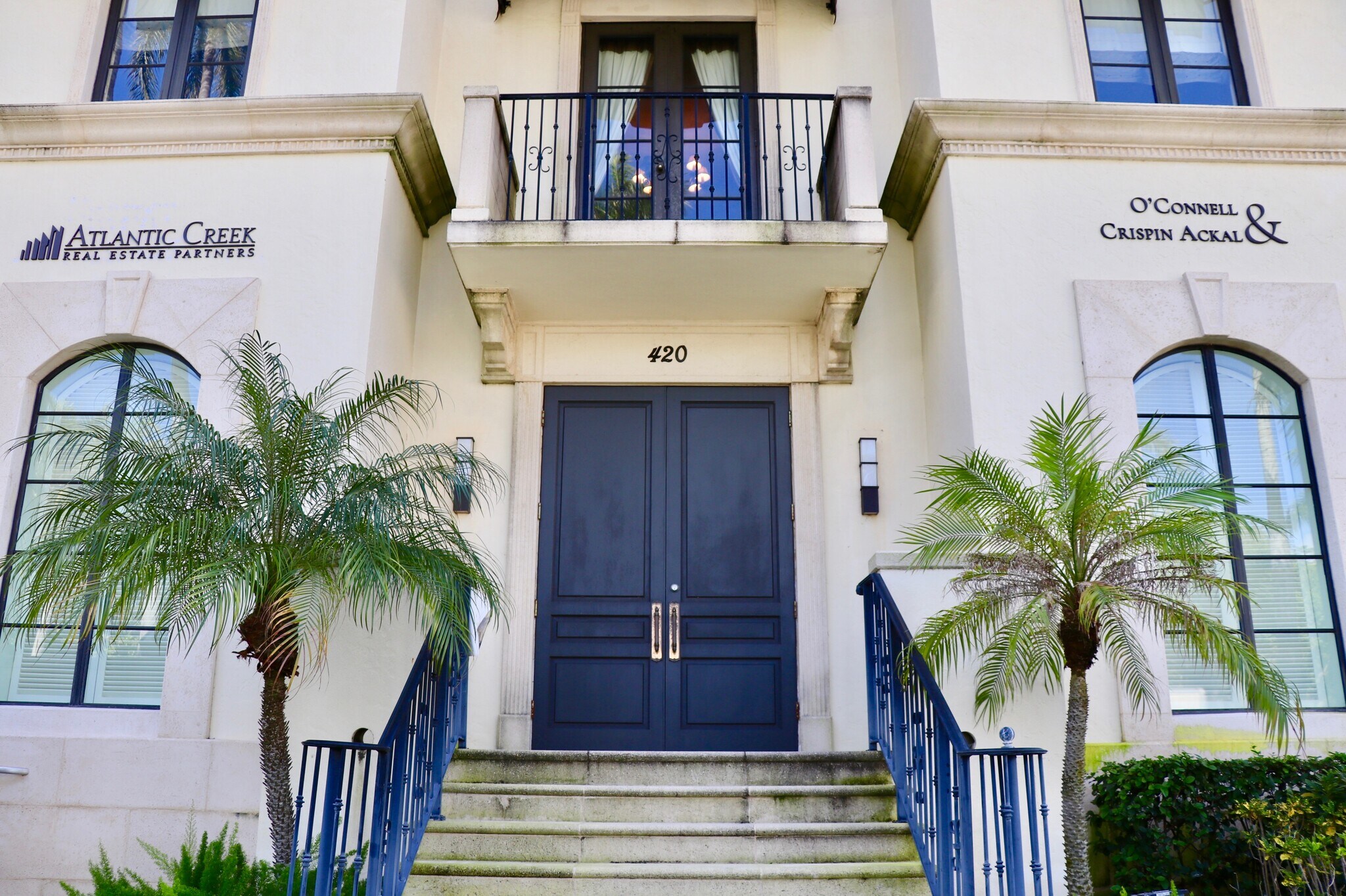 420 Royal Palm Way, Palm Beach, FL à louer Photo de l’immeuble– Image 1 sur 9