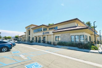 1900 E La Palma Ave, Anaheim, CA à louer Photo intérieure– Image 1 sur 6