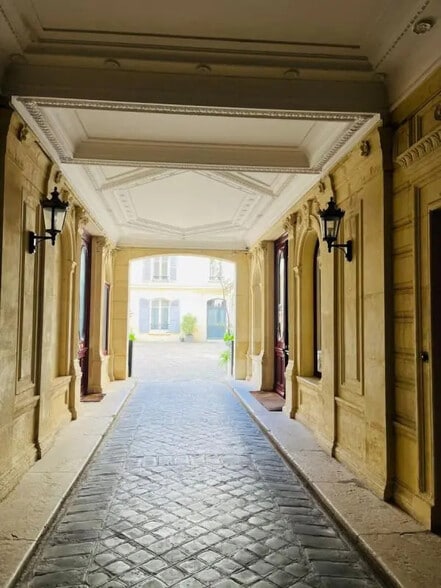 6 Avenue Du Coq, Paris à louer - Hall d’entrée – Image 3 sur 3