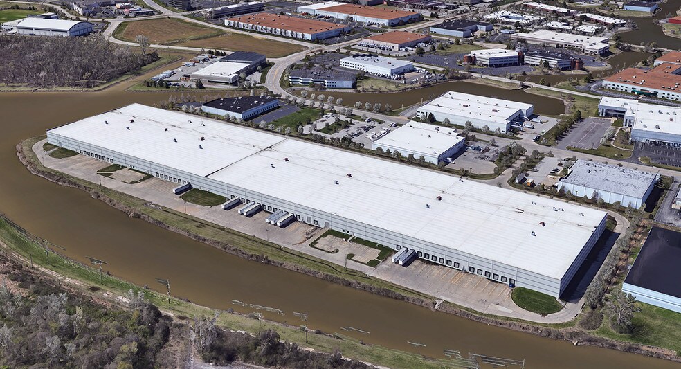 13330 Lakefront Dr, Earth City, MO à vendre - Photo de l’immeuble – Image 3 sur 8