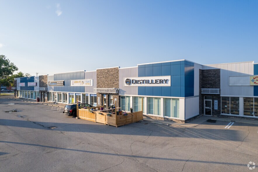 451-463 42nd Ave SE, Calgary, AB à louer - Photo principale – Image 1 sur 6