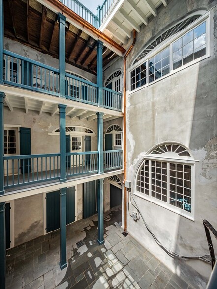 640 Royal St, New Orleans, LA à louer - Photo de l’immeuble – Image 3 sur 11