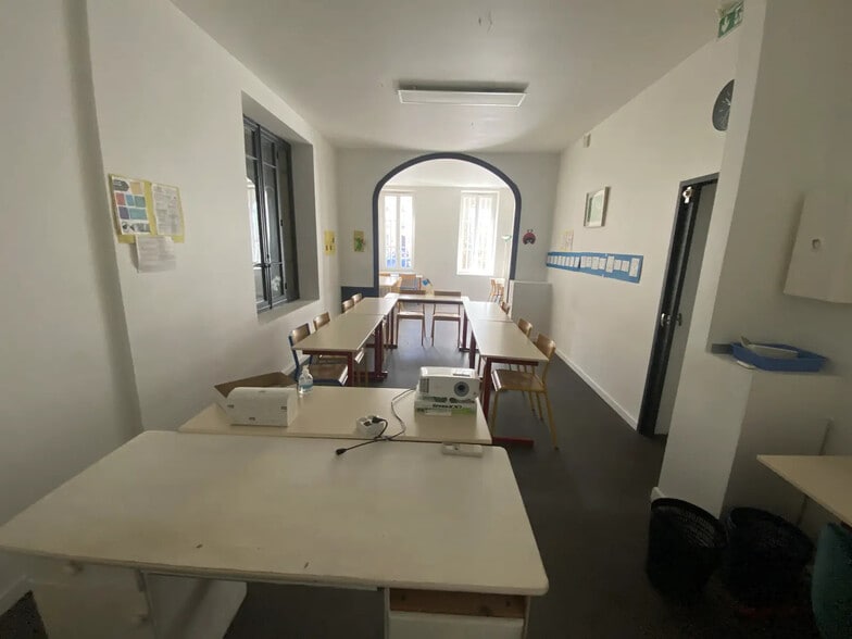 Bureau dans Marseille à louer - Photo de l’immeuble – Image 3 sur 7