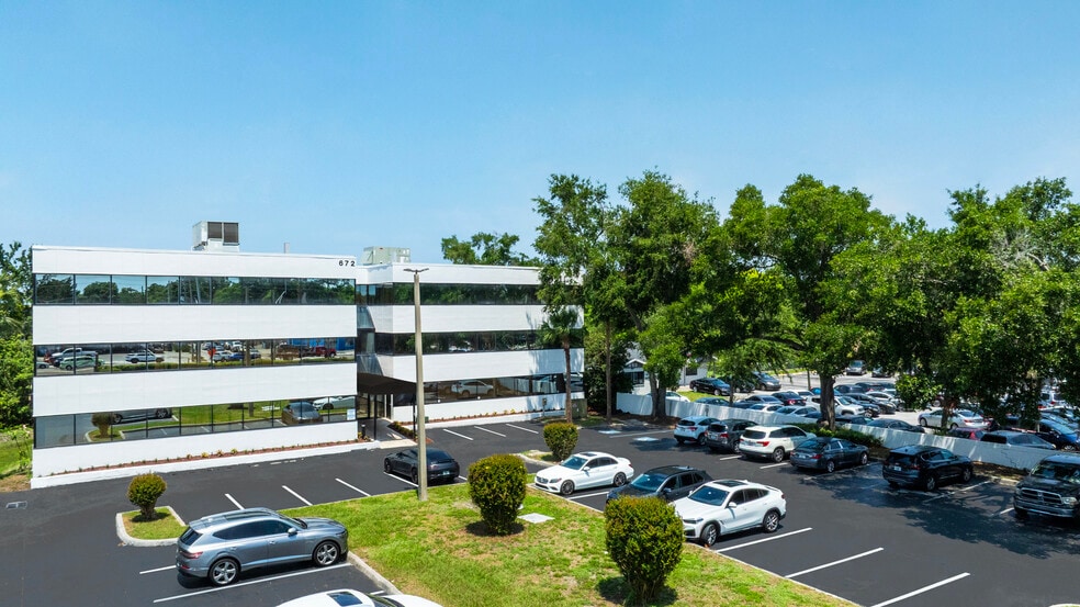 672 N Semoran Blvd, Orlando, FL à vendre - Photo de l’immeuble – Image 2 sur 5