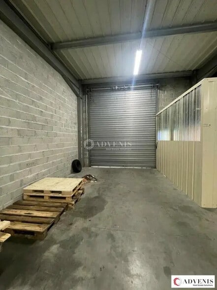 Local d’activités dans Le Haillan à louer - Photo intérieure – Image 2 sur 5