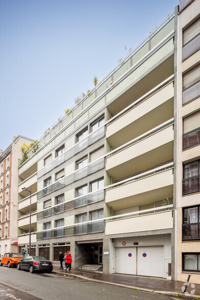 Immeuble residentiel dans Paris à vendre - Photo principale – Image 1 sur 1