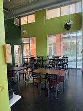 423 Blue Star, San Antonio, TX à louer Photo de l’immeuble– Image 2 sur 14