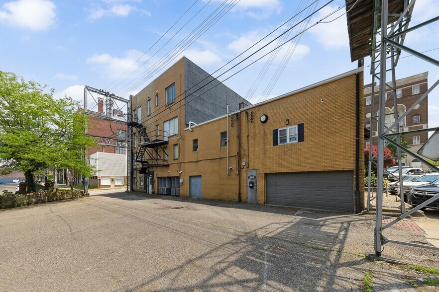 250 E Main St, Alliance, OH à vendre - Photo de l’immeuble – Image 3 sur 40