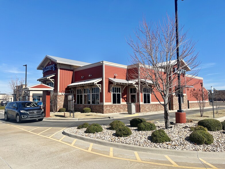 2720 S Service Rd, Moore, OK à vendre - Photo principale – Image 1 sur 1