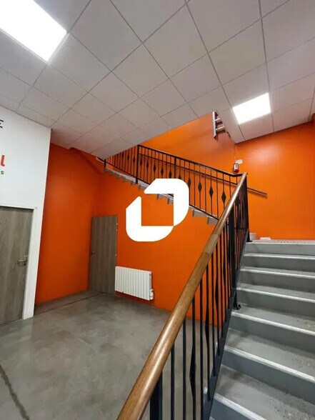 Bureau dans Froges à louer - Photo de l’immeuble – Image 3 sur 14