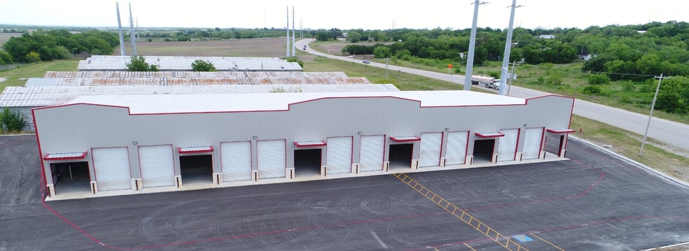 409 E Highway 72 Hwy, Kenedy, TX à vendre - Photo principale – Image 1 sur 9