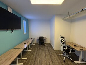 1338 Wellington St W, Ottawa, ON à louer Photo intérieure– Image 2 sur 4