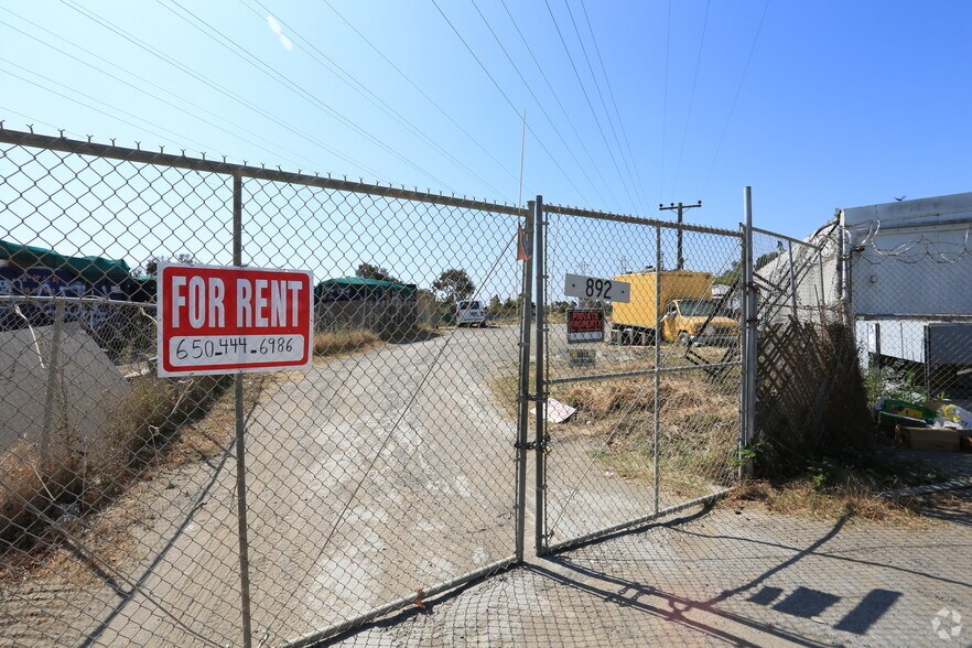 800 Walnut St, San Bruno, CA à louer - Photo de l’immeuble – Image 3 sur 29