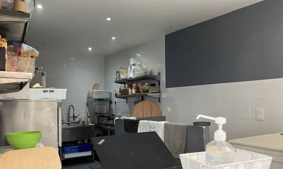 Local commercial dans Paris à louer - Photo intérieure – Image 2 sur 2