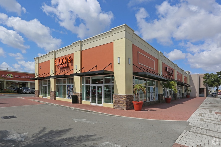 880 NE 125th St, North Miami, FL à louer - Photo principale – Image 1 sur 3