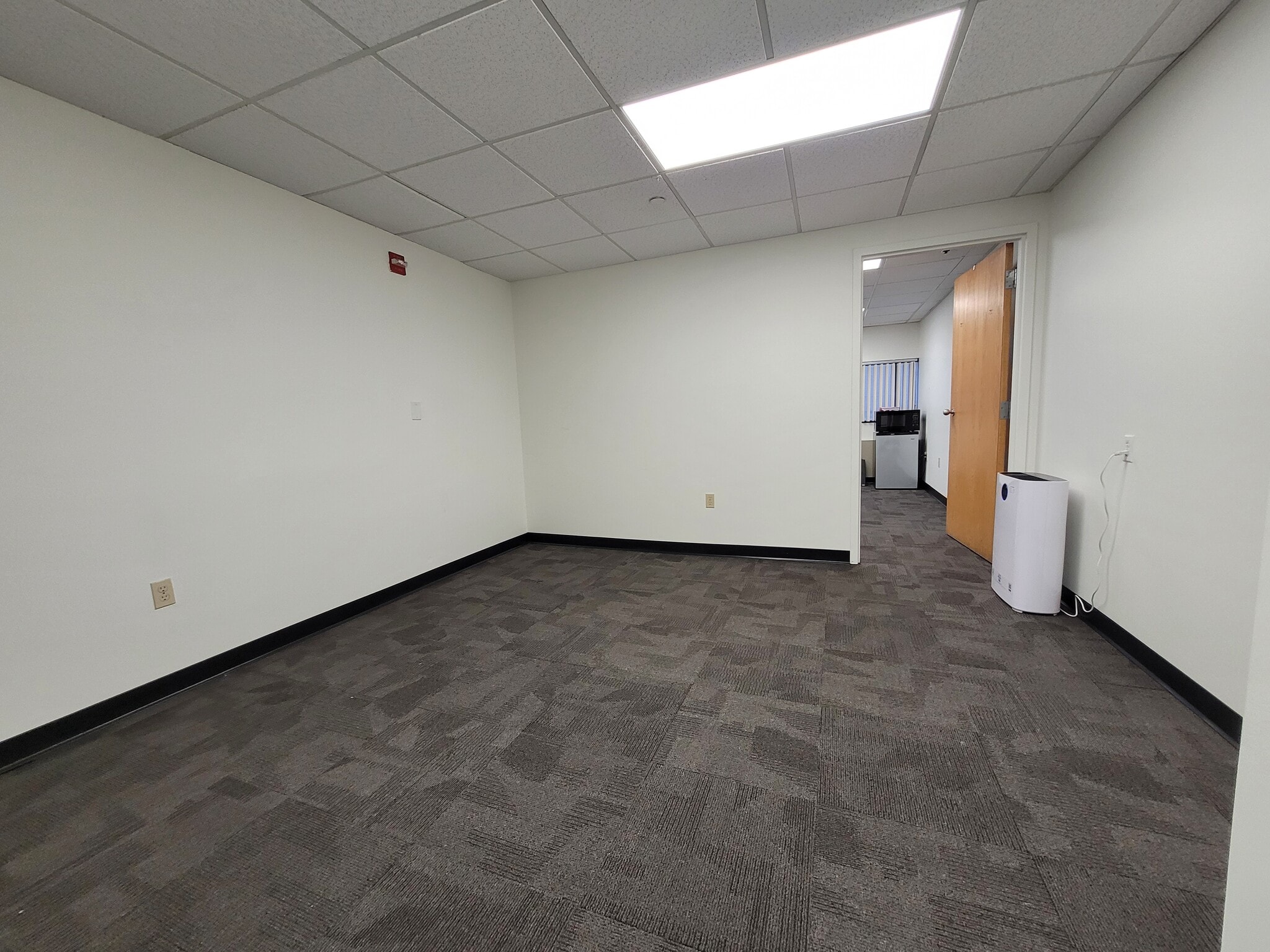 1320 Centre St, Newton, MA à louer Photo intérieure– Image 1 sur 3