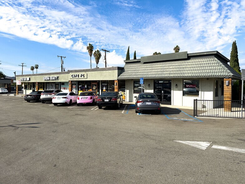 2025-2047 S Hacienda Blvd, Hacienda Heights, CA à louer - Photo de l’immeuble – Image 3 sur 20