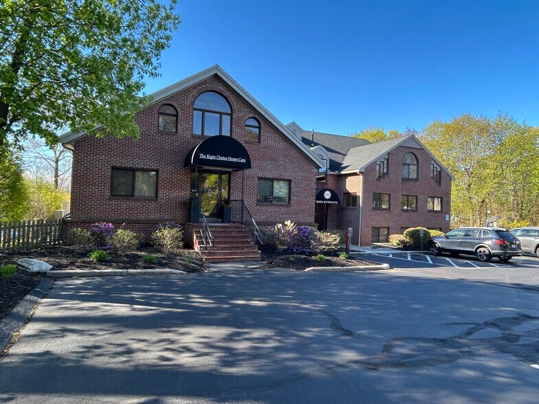 512 Main St, Shrewsbury, MA à louer - Photo de l’immeuble – Image 1 sur 4