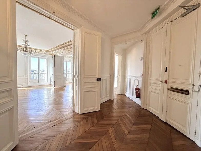 60 Rue De Londres, Paris à louer - Photo de l’immeuble – Image 3 sur 15