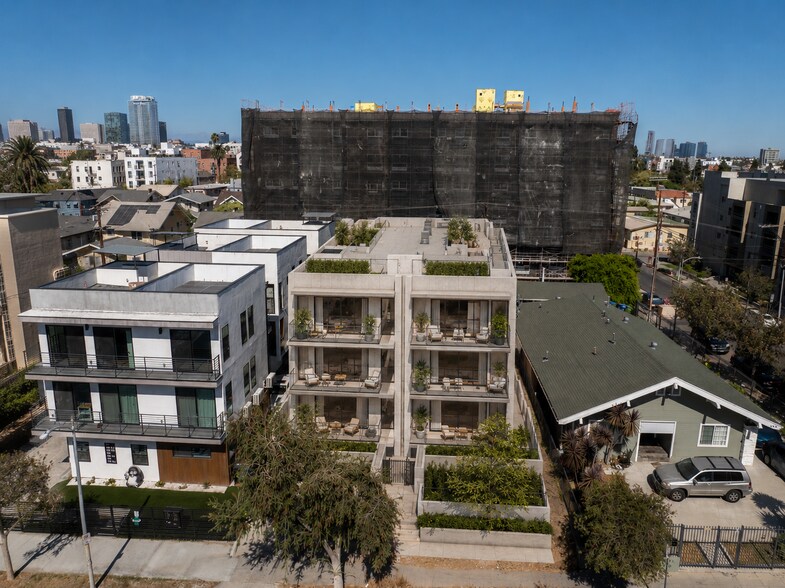 932 S Harvard Blvd, Los Angeles, CA à vendre - Photo de l’immeuble – Image 1 sur 7