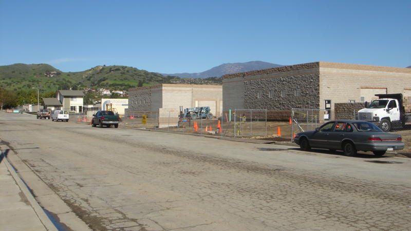 110 Calavo St, Santa Paula, CA à louer - Photo de l’immeuble – Image 2 sur 16