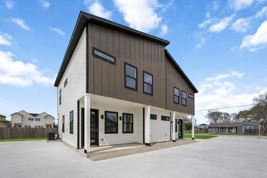 4804 Carmen Street #A-B, Houston, TX à vendre - Photo principale – Image 1 sur 24
