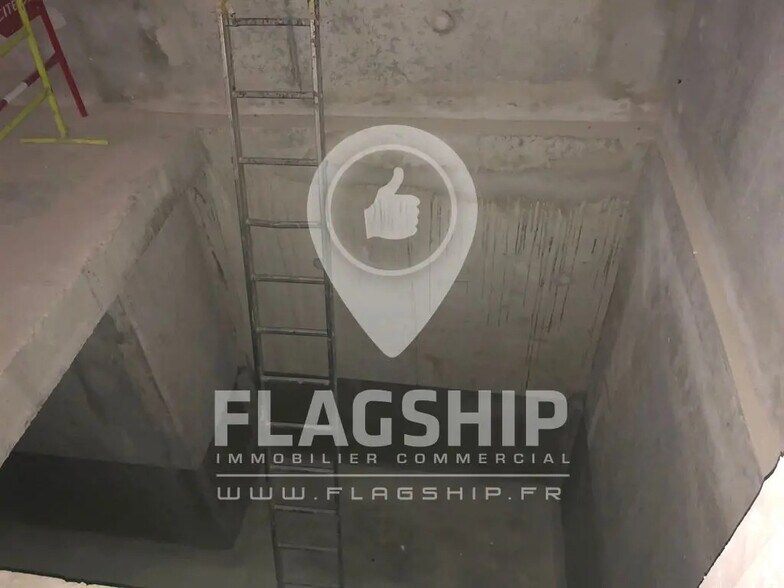 Local commercial dans Bagnolet à louer - Photo de la construction – Image 1 sur 2