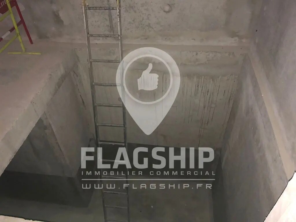 Local commercial dans Bagnolet à louer Photo de la construction– Image 1 sur 3