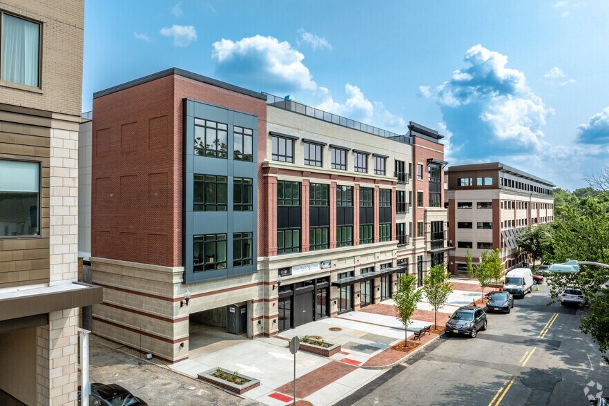 37 Orange Rd, Montclair, NJ à louer - Photo de l’immeuble – Image 2 sur 32