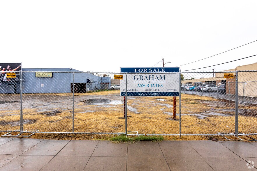 209 N Encina St, Visalia, CA à vendre - Photo principale – Image 1 sur 2