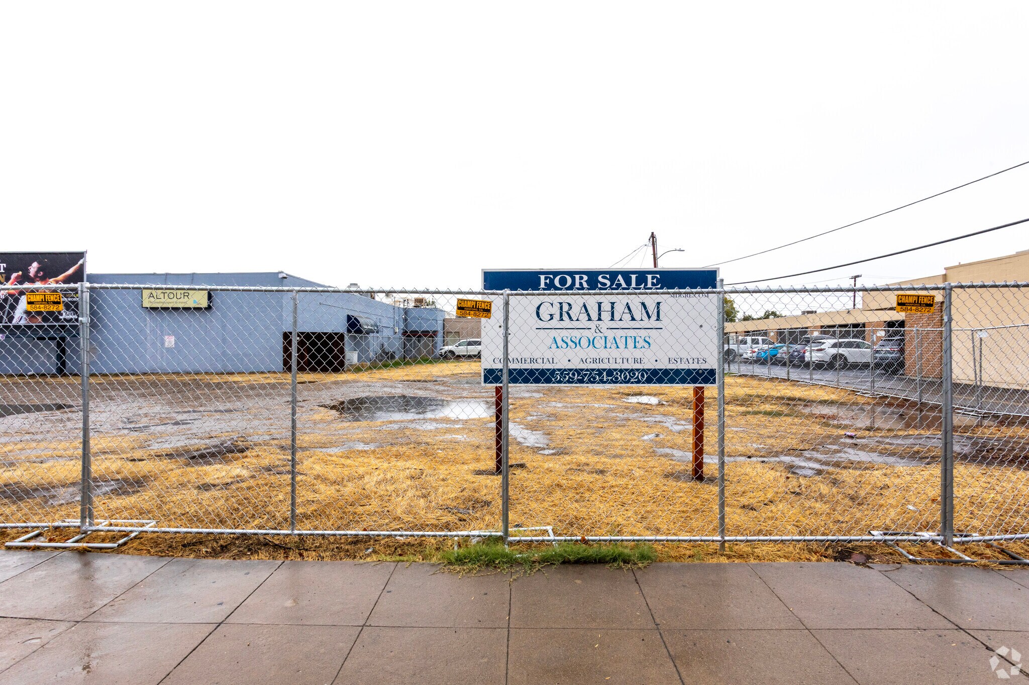 209 N Encina St, Visalia, CA à vendre Photo principale– Image 1 sur 3