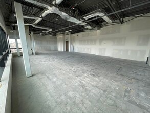 3 Clearview Market Way, Red Deer, AB à louer Photo de l’immeuble– Image 2 sur 4