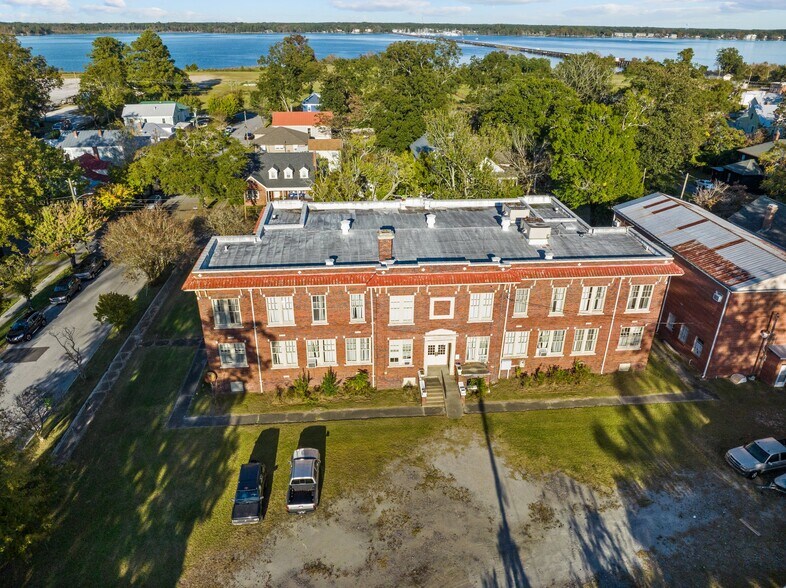 1217 N Pasteur St, New Bern, NC à vendre - Photo de l’immeuble – Image 2 sur 19