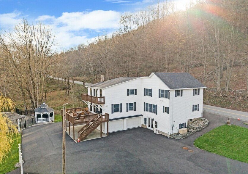 540 Pleasant Mount Dr, Forest City, PA à vendre - Photo de l’immeuble – Image 2 sur 5