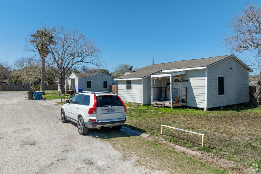 10901 Annaville Rd, Corpus Christi, TX à vendre - Photo de l’immeuble – Image 3 sur 5