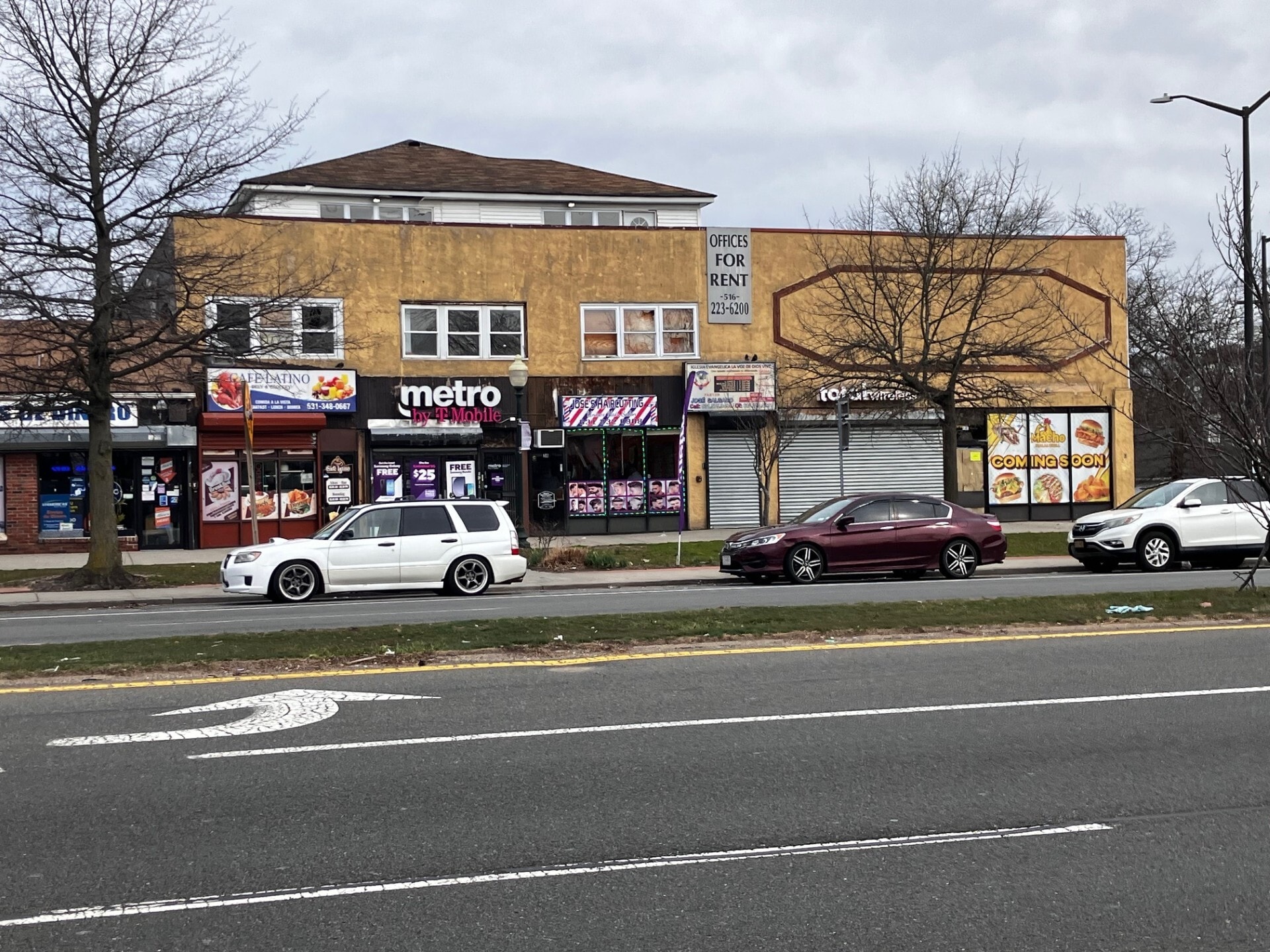 28-40 E Suffolk Ave, Central Islip, NY à louer Photo principale– Image 1 sur 8