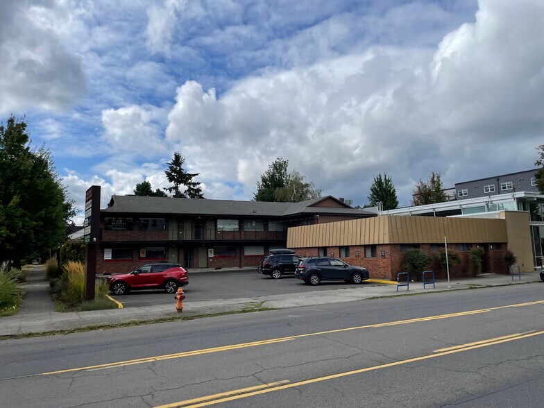 4922-4940 SE Woodstock Blvd, Portland, OR à louer - Photo de l’immeuble – Image 3 sur 3