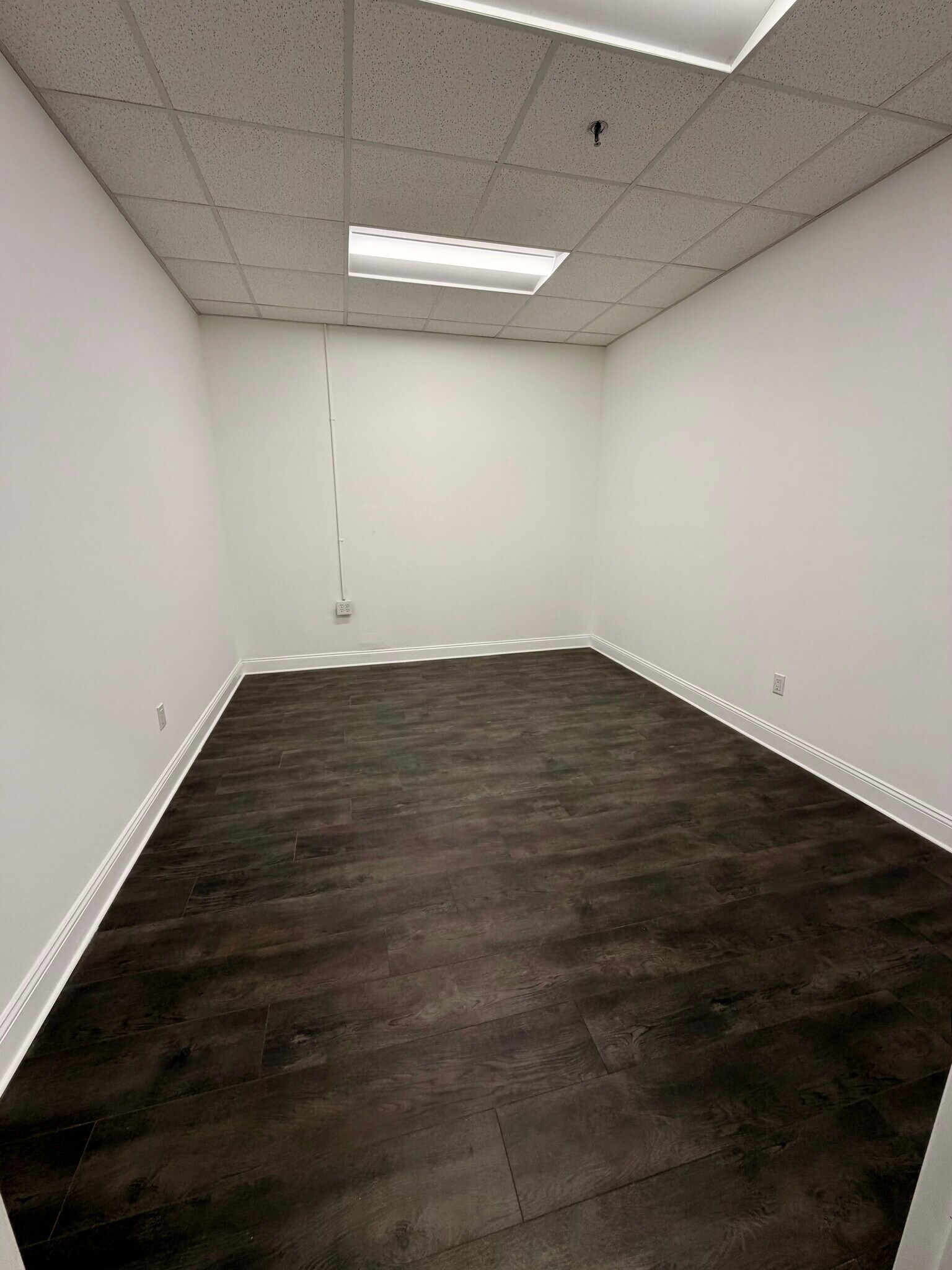 7000 Charleston Shores Blvd, Lake Worth, FL à louer Photo principale– Image 1 sur 10