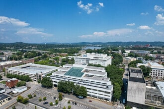 555 Walnut St, Chattanooga, TN - VUE AÉRIENNE  vue de carte - Image1