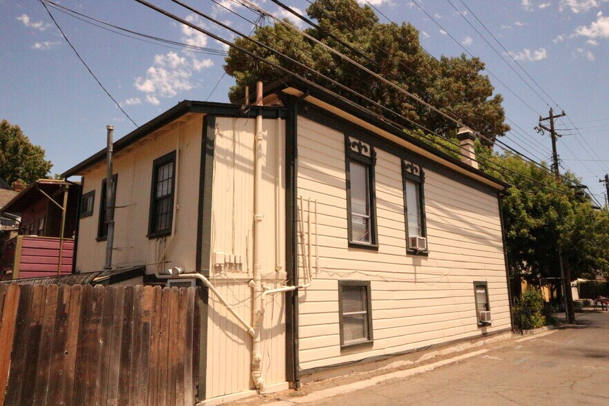 1514 19th, Sacramento, CA à vendre - Photo de l’immeuble – Image 2 sur 22