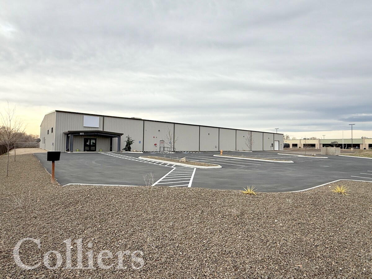 805 Parkcentre Way, Nampa, ID à louer Photo principale– Image 1 sur 13