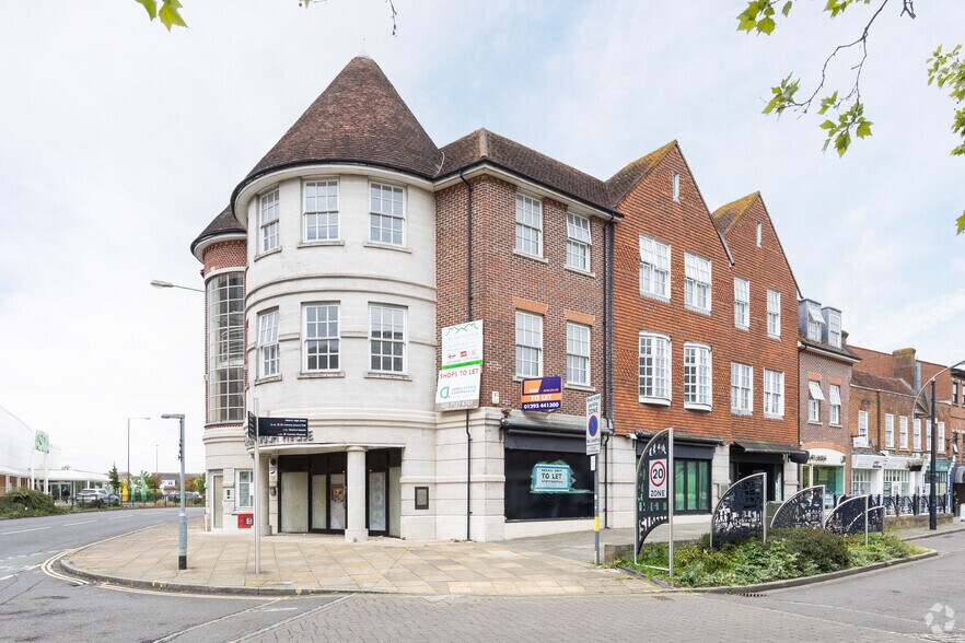 26-32 High St, Crawley à louer - Photo de l’immeuble – Image 2 sur 6