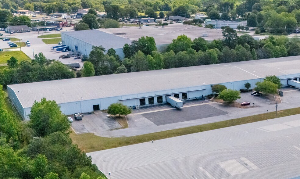 6400 Augusta Rd, Greenville, SC à louer - Photo de l’immeuble – Image 1 sur 5