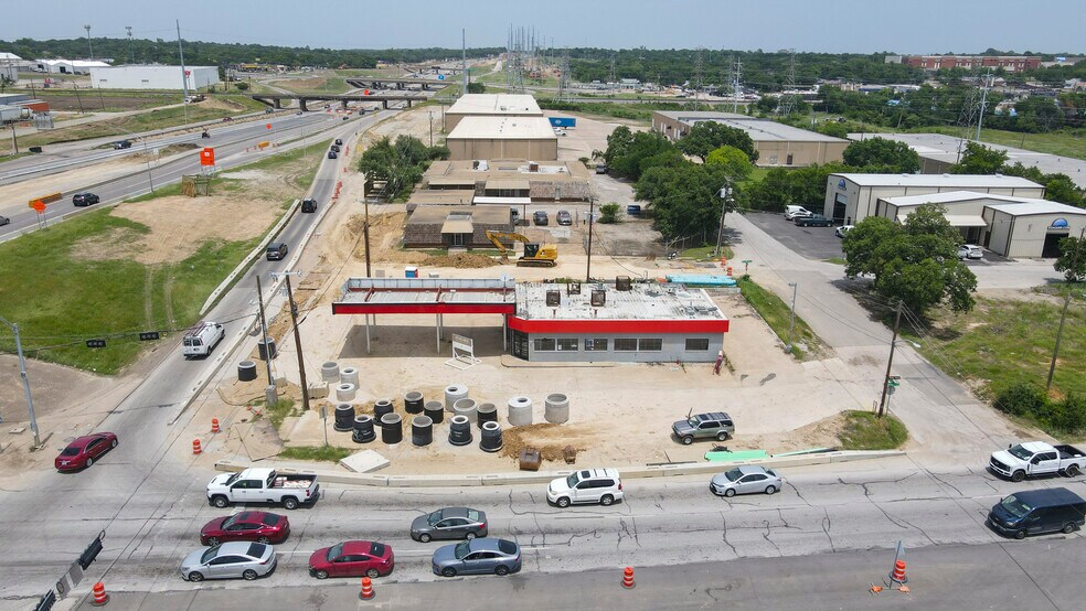 6101 E Rosedale St, Fort Worth, TX à louer - Photo de l’immeuble – Image 2 sur 7