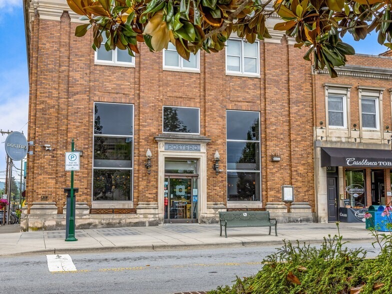 401 N Main St, Hendersonville, NC à vendre - Photo de l’immeuble – Image 2 sur 37