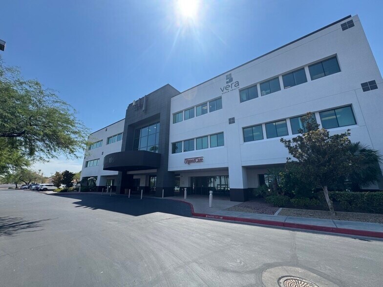 100 N Green Valley Pky, Henderson, NV à louer - Photo de l’immeuble – Image 3 sur 8