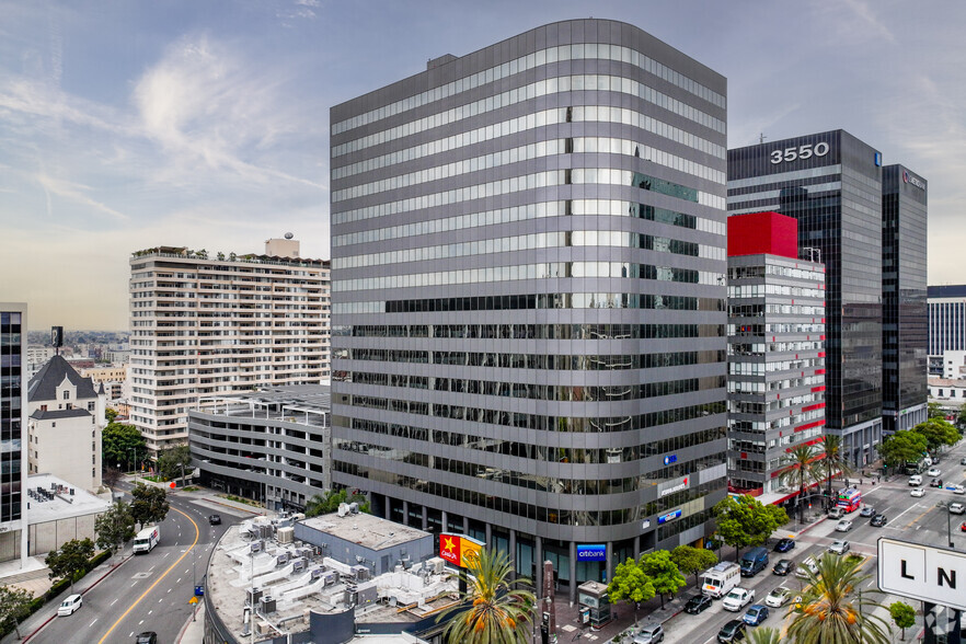 3530 Wilshire Blvd, Los Angeles, CA à louer - Photo de l’immeuble – Image 1 sur 9