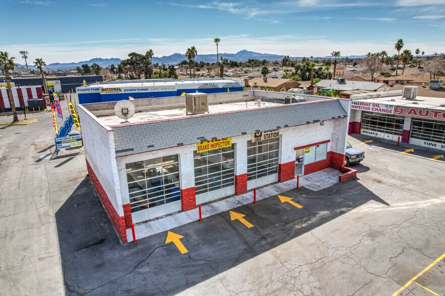 4881 E Flamingo Rd, Las Vegas, NV à louer - Photo de l’immeuble – Image 2 sur 31